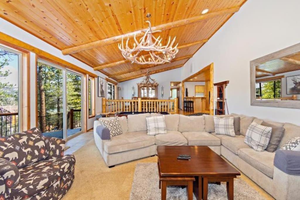 Custom Single Story Cabin With Jacuzzi Pool Table & Big Game Room With Arcade Games บิ๊กแบร์เลค ภายนอก รูปภาพ